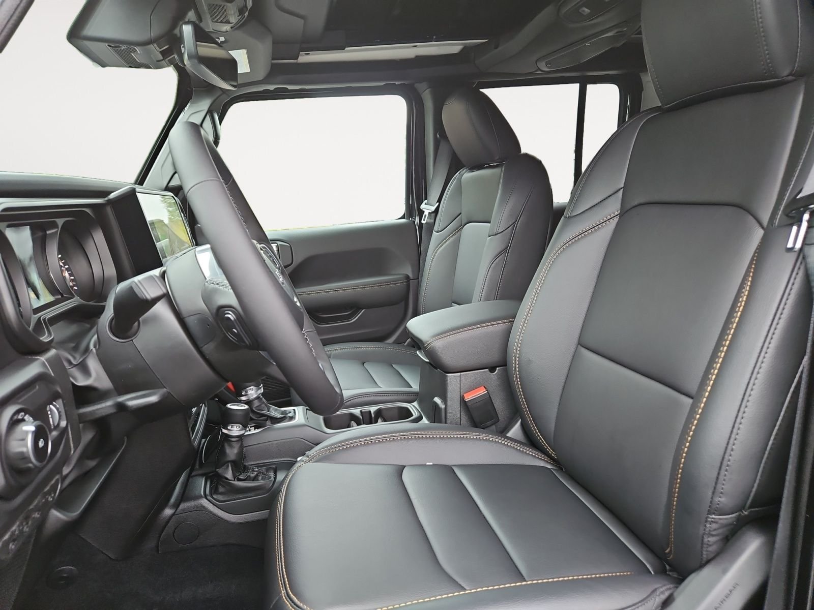2025 Jeep Wrangler 4-Door Sahara - Photo 9