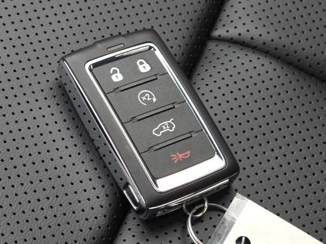 New 2025 Diamond Black Crystal Pearlcoat Jeep Limited image 43