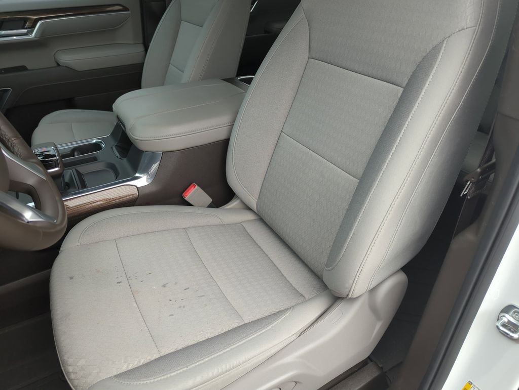 Used 2025 White Chevrolet RST image 12