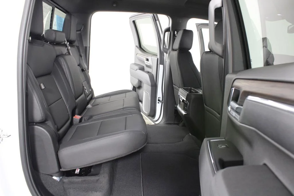 2026 GMC Sierra 1500 SLT - Photo 13