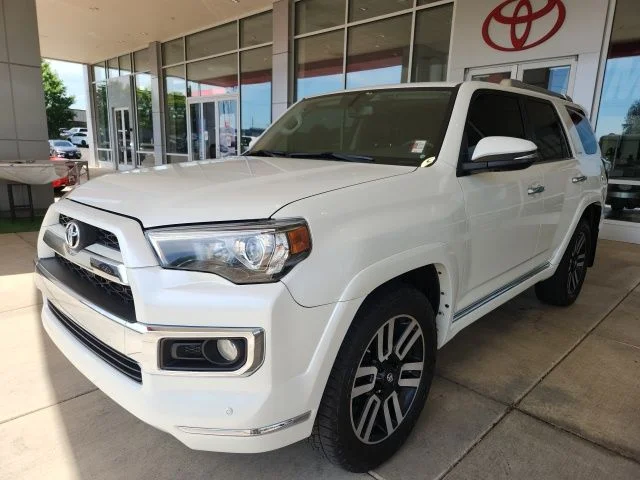 Certified Used 2016  Toyota Limited image 6