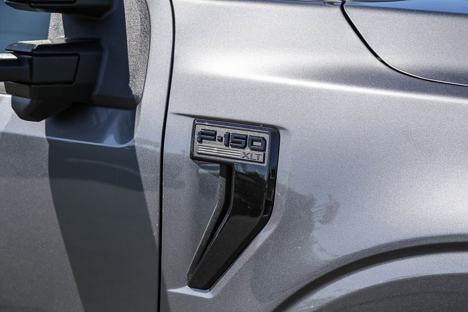 New 2026 Carbonized Gray Metallic Ford XLT image 11