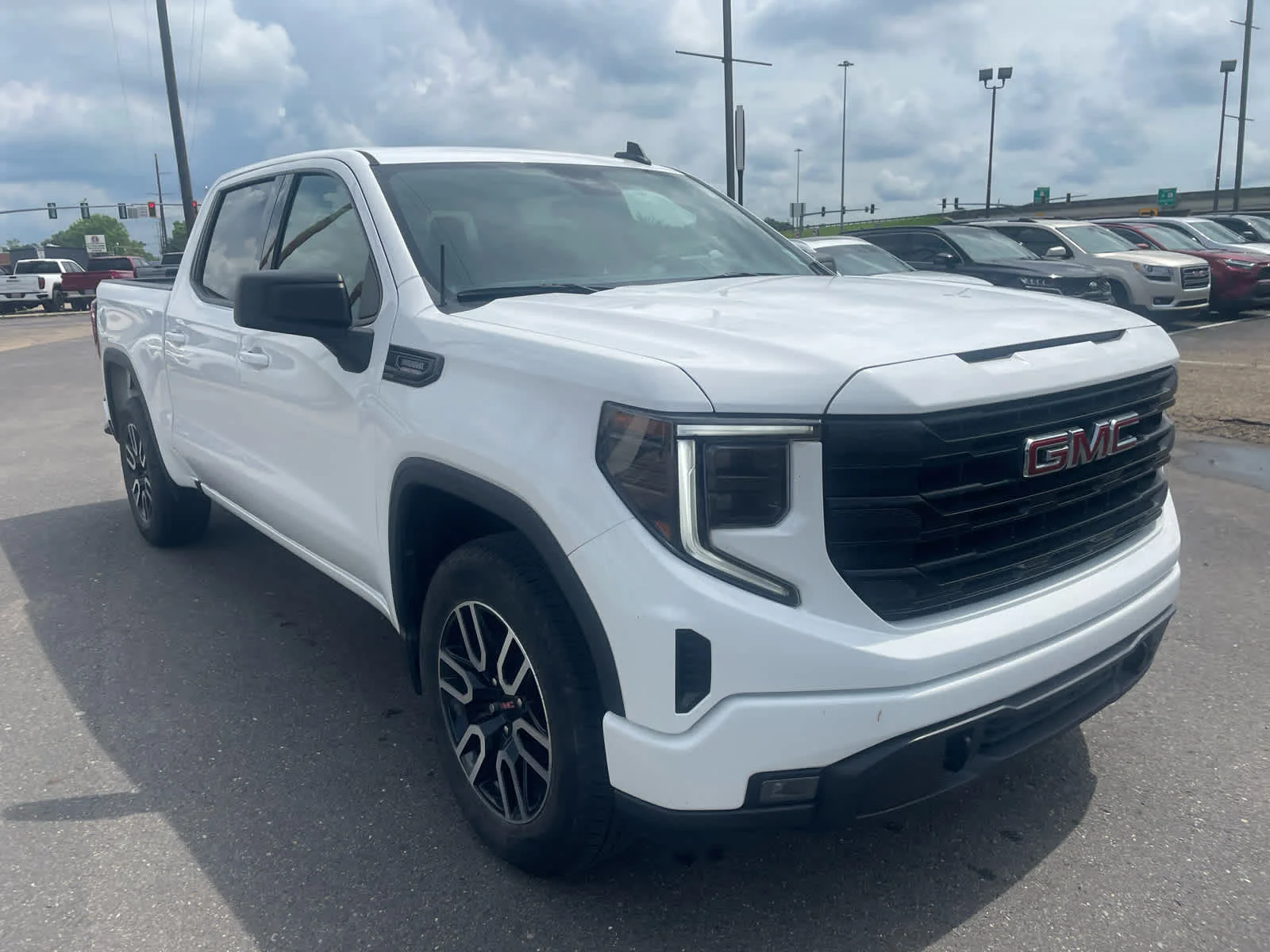 2023 GMC Sierra 4WD Crew Cab Short Box Elevation's photo