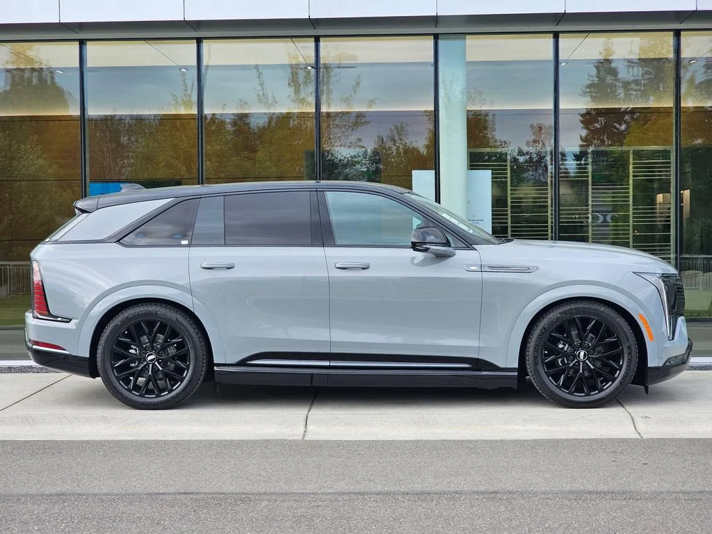 New 2026 Luna Metallic Cadillac Premium Sport image 6