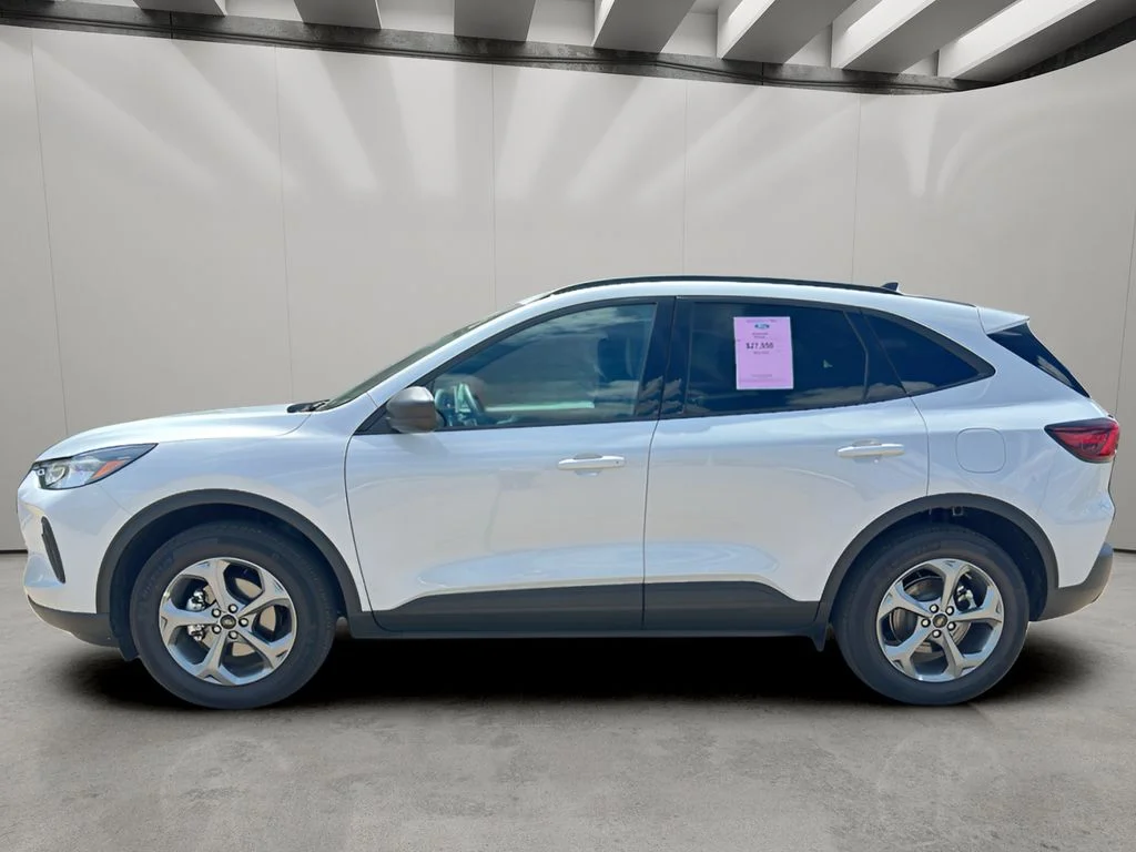 Used 2026 Star White Metallic Tri-Coat Ford ST Line image 6