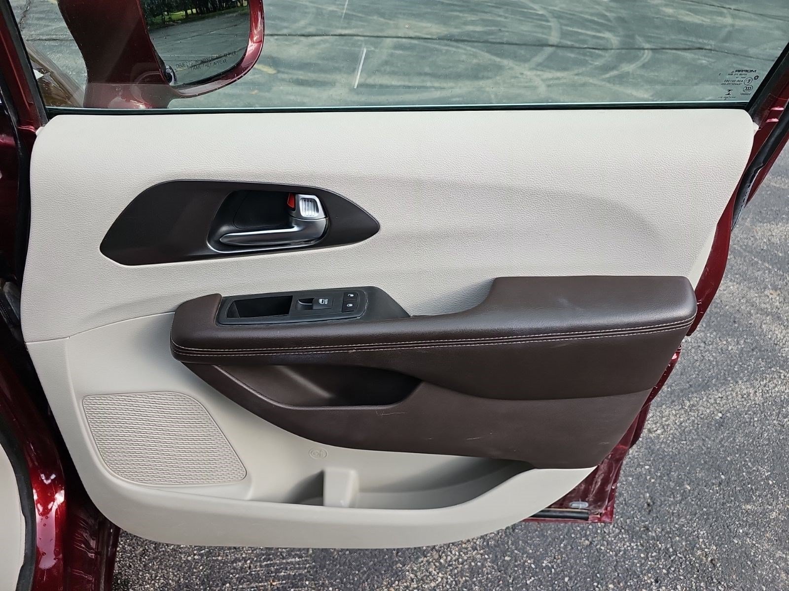 Used 2019 Velvet Red Pearlcoat Chrysler Touring L image 12