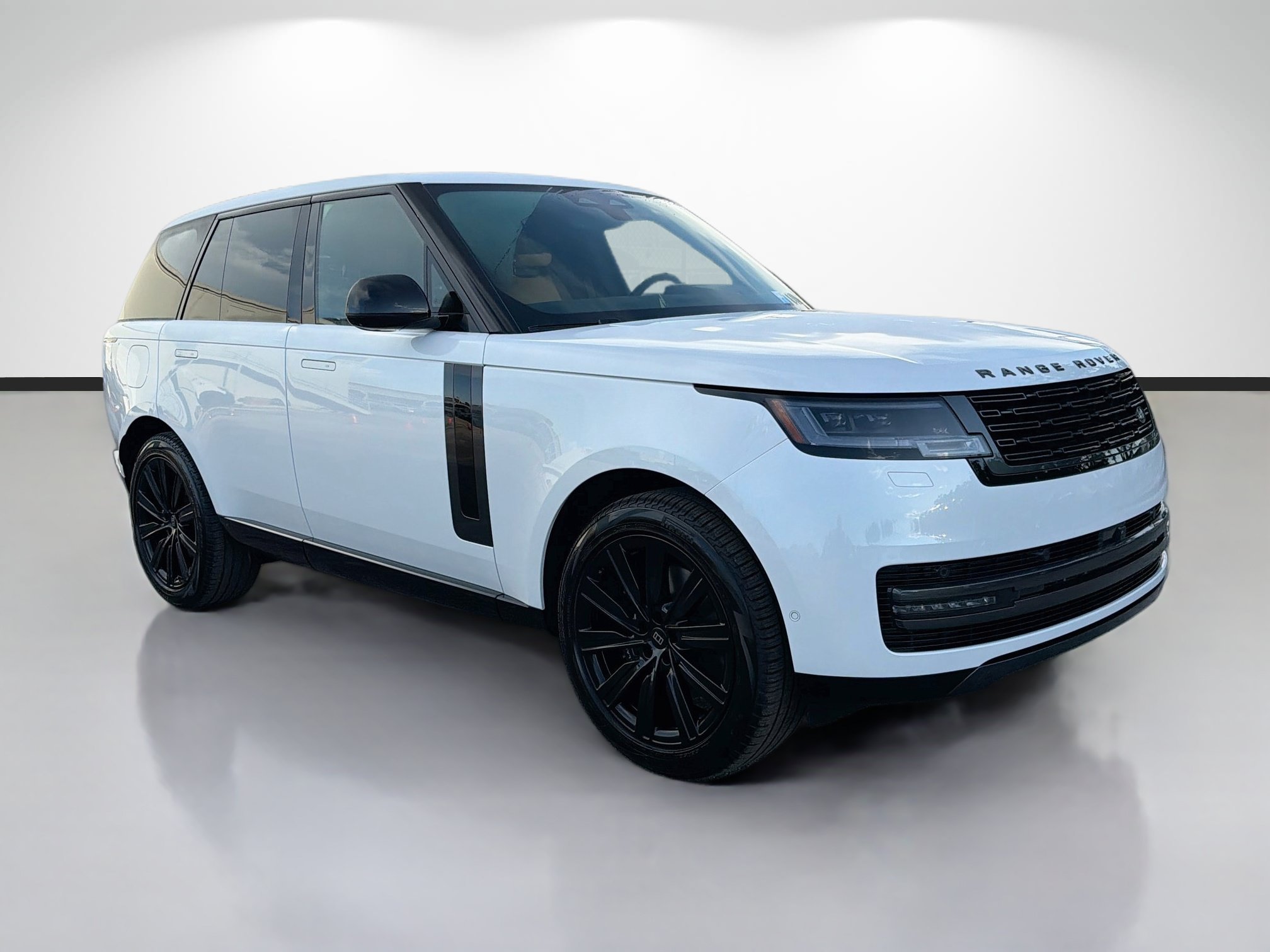 New 2027 Ostuni Pearl White LAND ROVER SE image 7