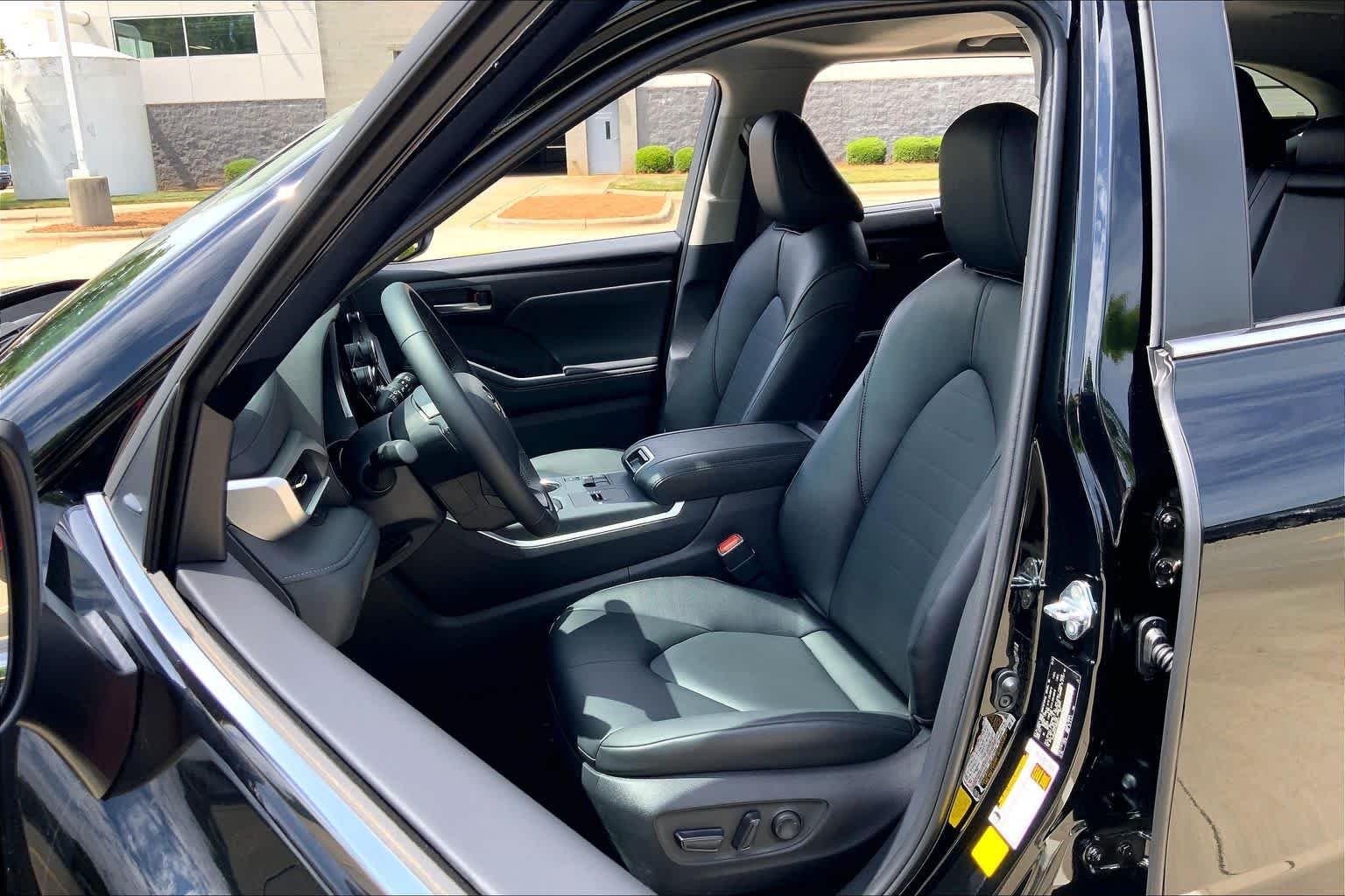 2026 Toyota Highlander XLE - Photo 8