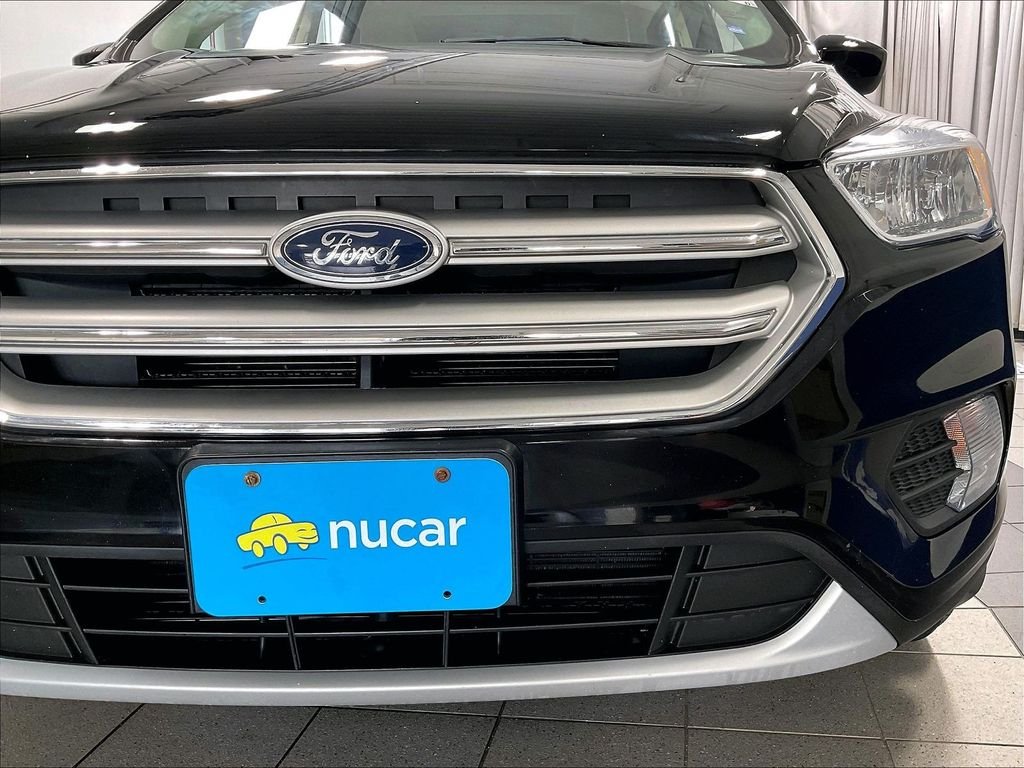 Used 2018 Black Ford SE image 33