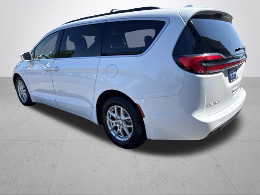 Used 2022 White Chrysler Touring L image 9