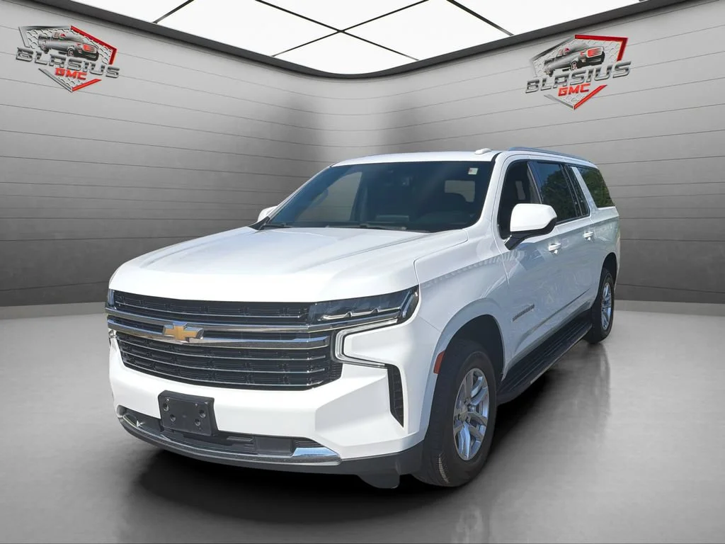 Used 2021 SUMMIT WHITE Chevrolet LT image 1