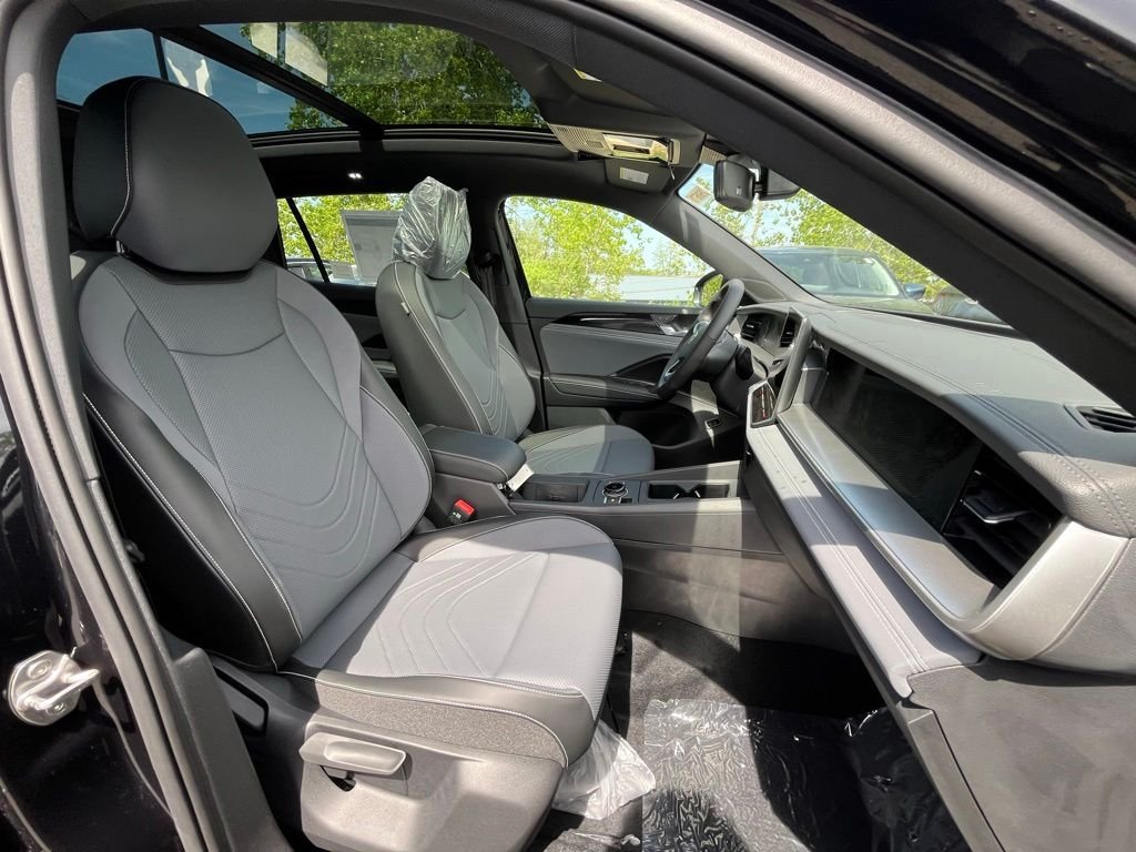 New 2026 Black Volkswagen 2.0T SE R-Line Black image 12