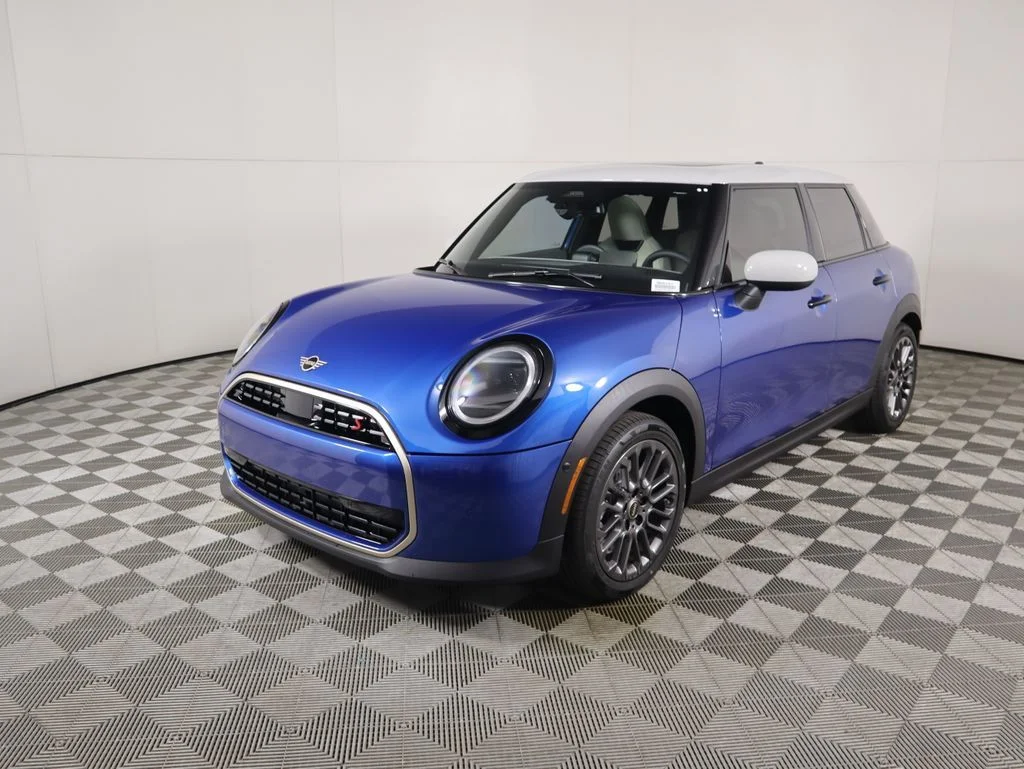 2026 MINI Hardtop Cooper S Signature's photo