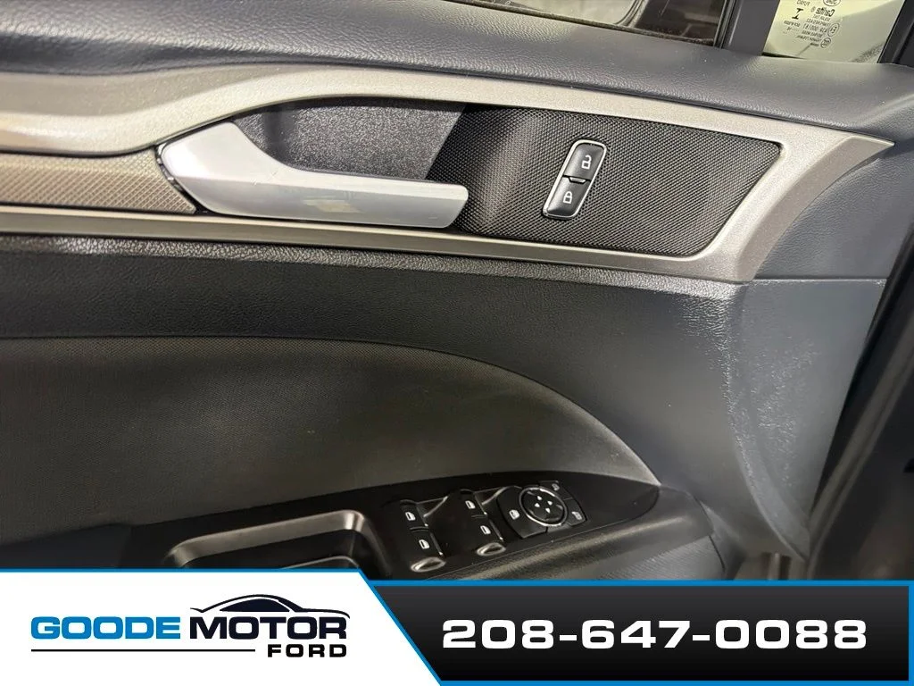 Used 2017 Gray Ford SE image 9