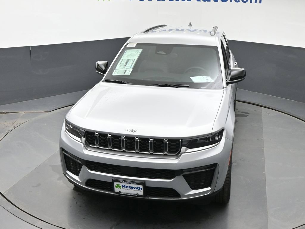 New 2026 Silver Zynith Exterior Paint Jeep Limited image 26