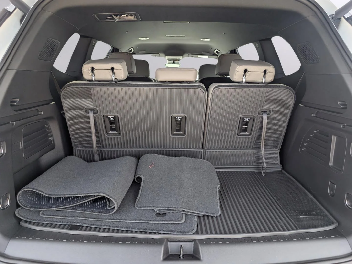 2026 GMC Acadia Elevation - Photo 24