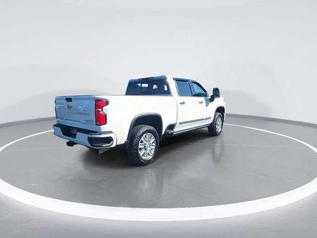 Used 2025 Beige Chevrolet High Country image 8