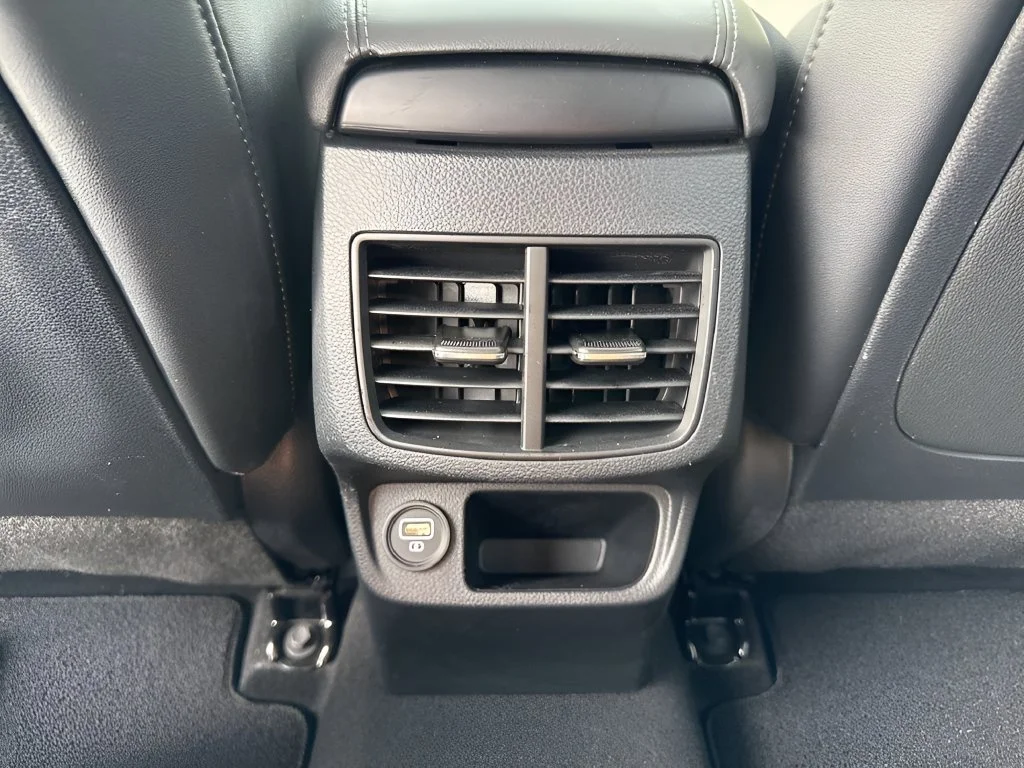 Used 2023  Kia EX image 14