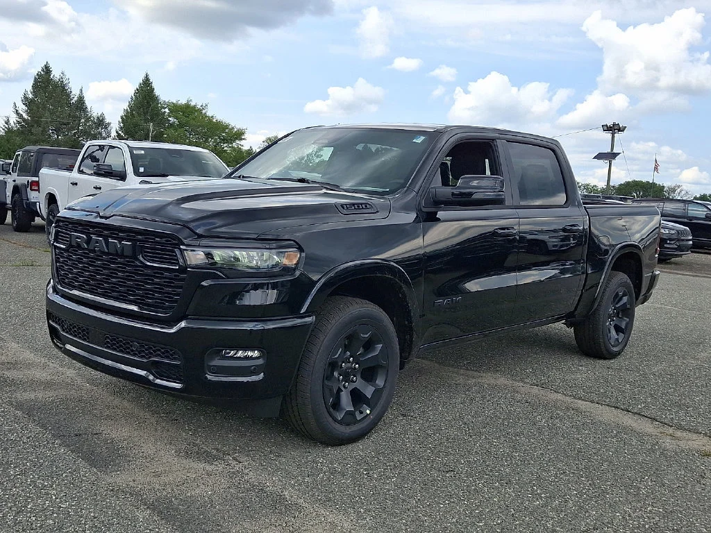 New 2027 Diamond Black Crystal Pearl-Coat Exterior Paint RAM Big Horn image 4