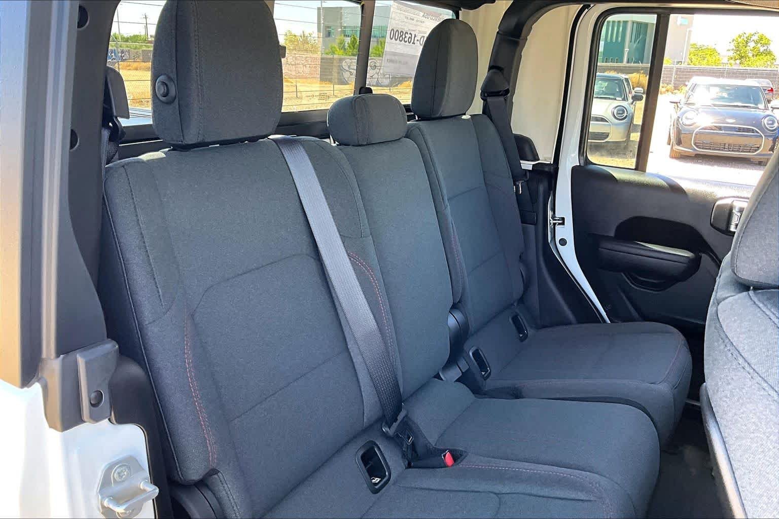 Used 2025 Bright White Clearcoat Jeep Rubicon image 17