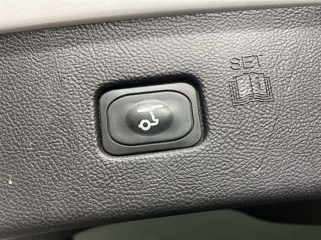 Used 2023 Oxford White Ford SEL image 26
