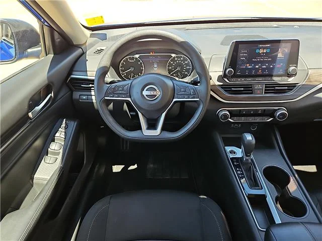 Used 2025 White Nissan SV image 9