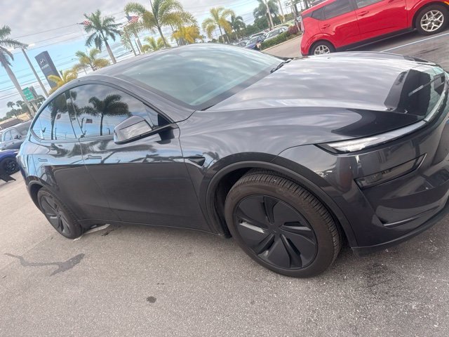 Used 2026 Green Tesla  image 4
