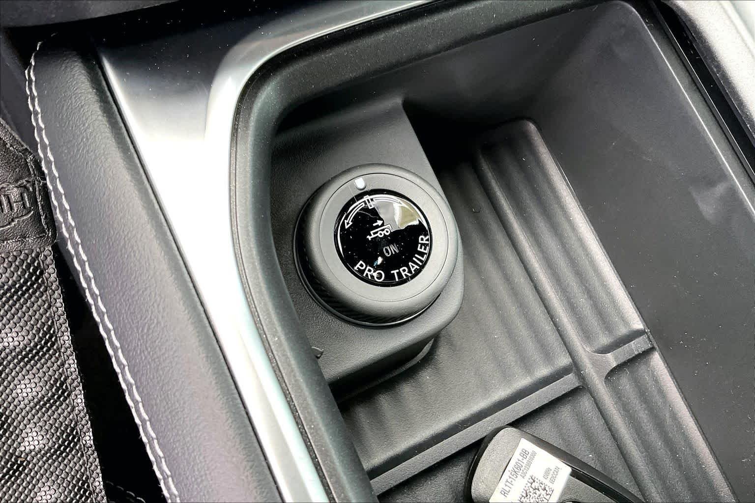 New 2026 Agate Black Metallic Ford Platinum image 15