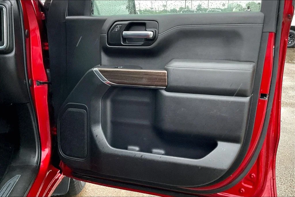Used 2021 Red Chevrolet LT image 29
