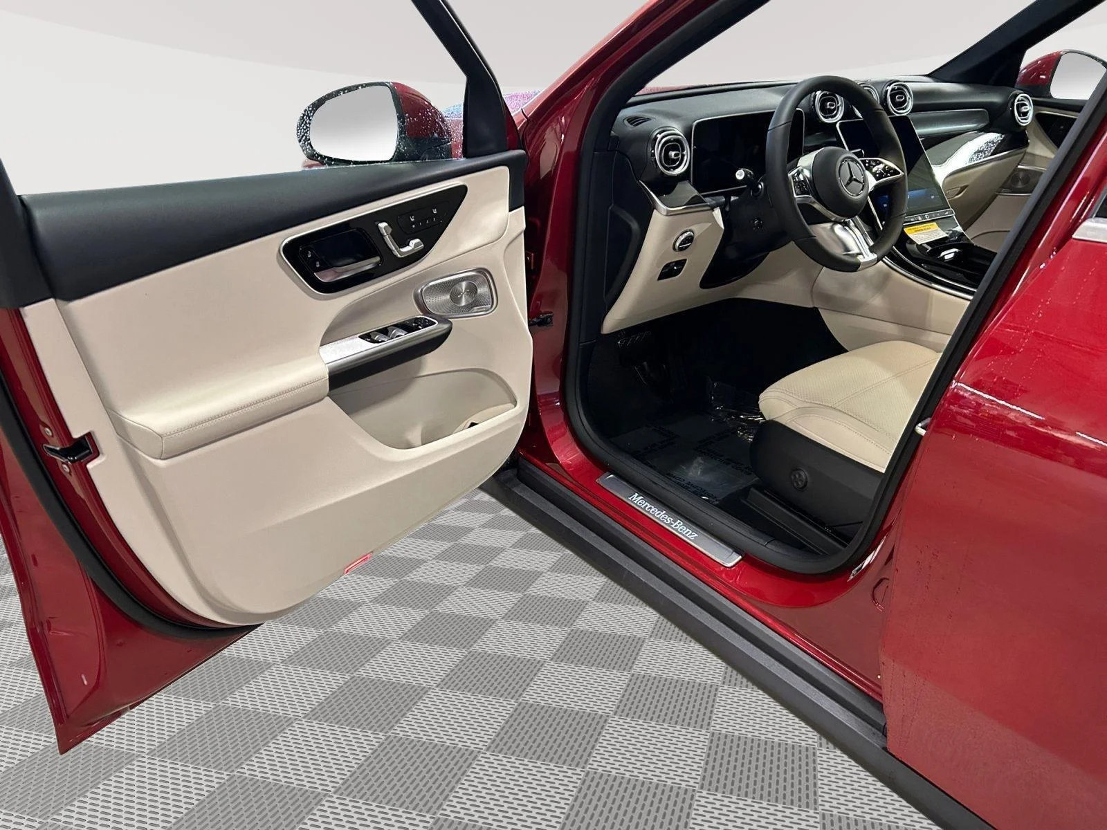 New 2026 MANUFAKTUR Patagonia Red Metallic Mercedes-Benz GLC 300 image 11