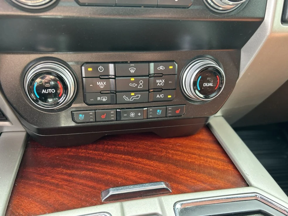 Used 2020 Agate Black Metallic Ford King Ranch image 18