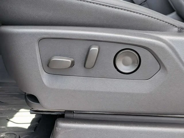 New 2026 Onyx Black GMC Elevation image 20
