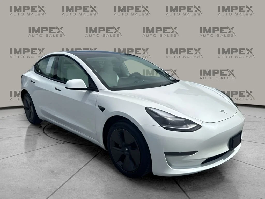 Used 2023 White Tesla Base image 4