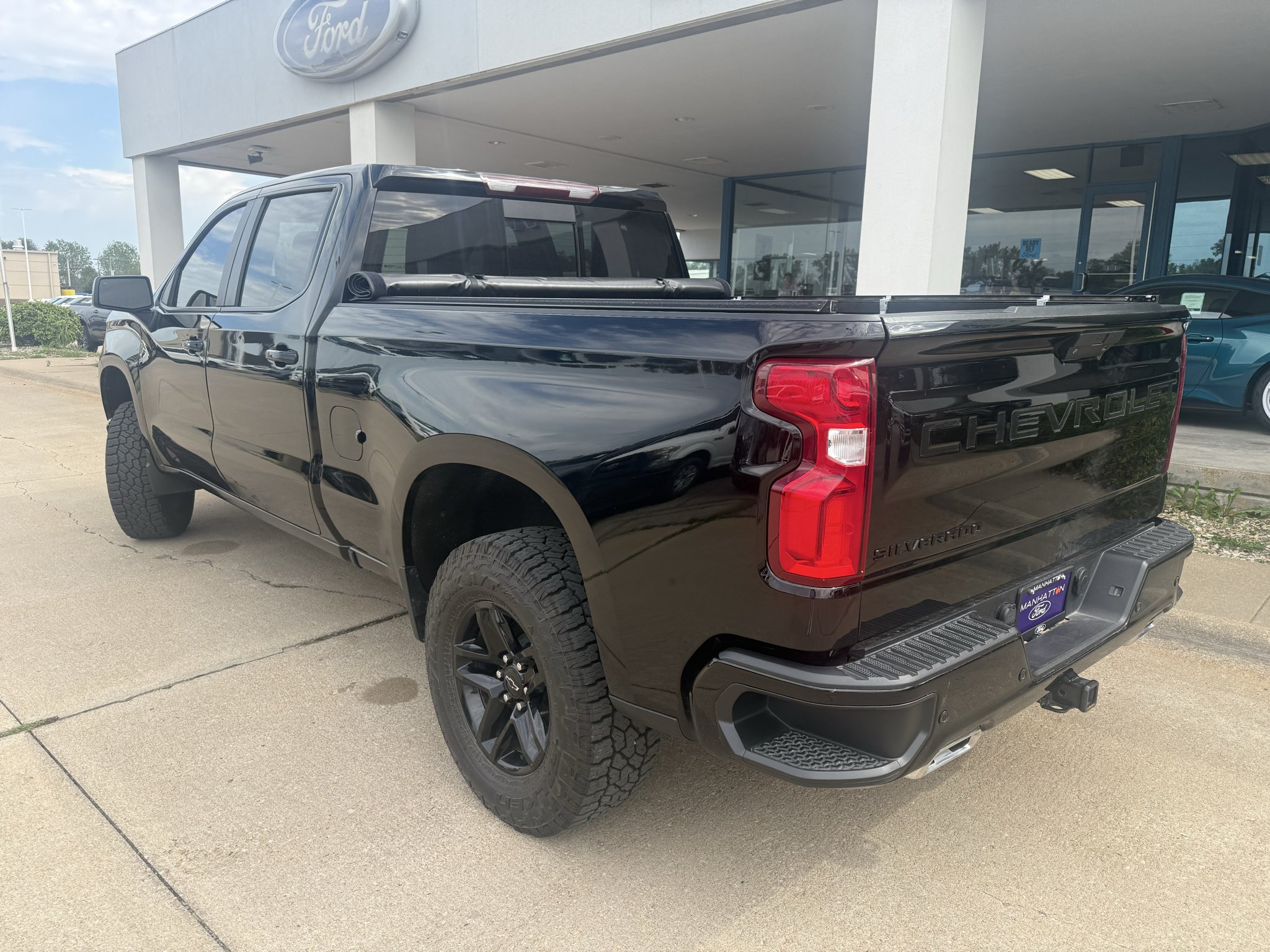 Used 2022  Chevrolet LT Trail Boss image 15