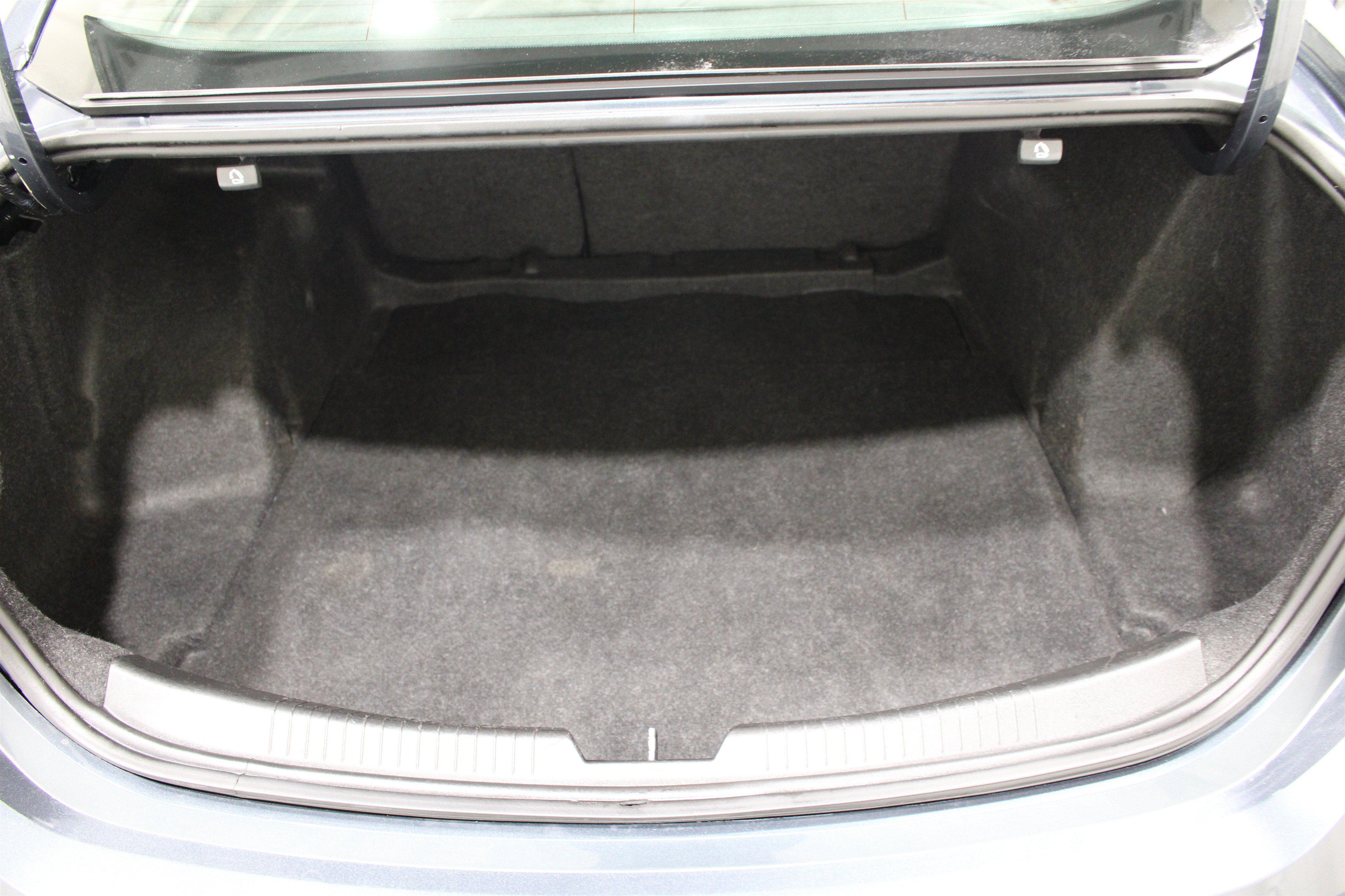 Used 2020 Shadow Gray Metallic Chevrolet LT image 24