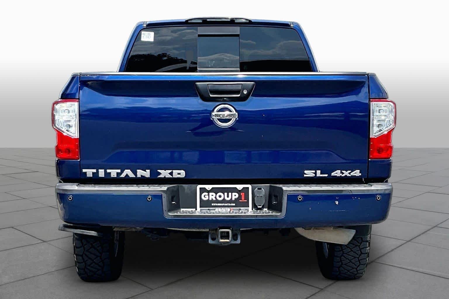 Used 2017 Deep Blue Pearl Nissan SL image 5