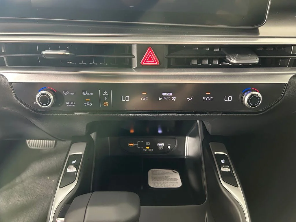 New 2026 Glacial White Pearl Kia S image 7