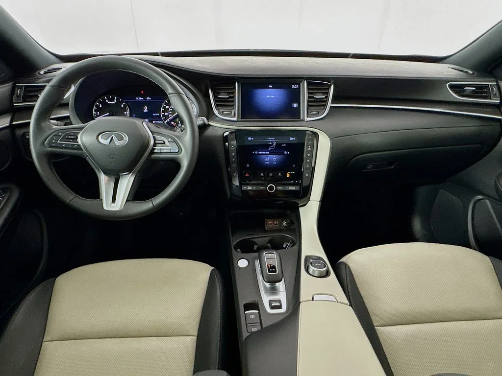 Certified Used 2024 White INFINITI LUXE image 30