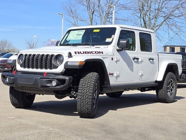 Used 2025 Bright White Clearcoat Jeep Rubicon image 23