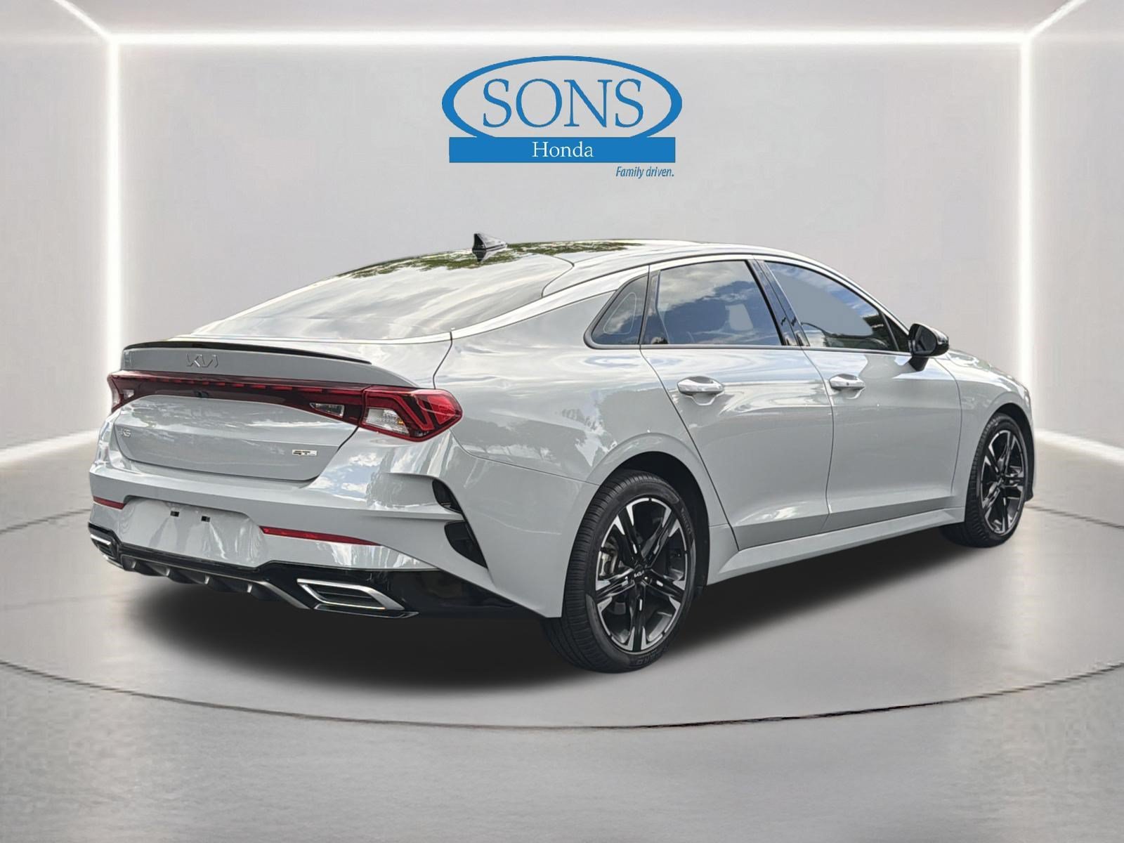 Used 2024 Wolf Gray Kia GT-Line image 30