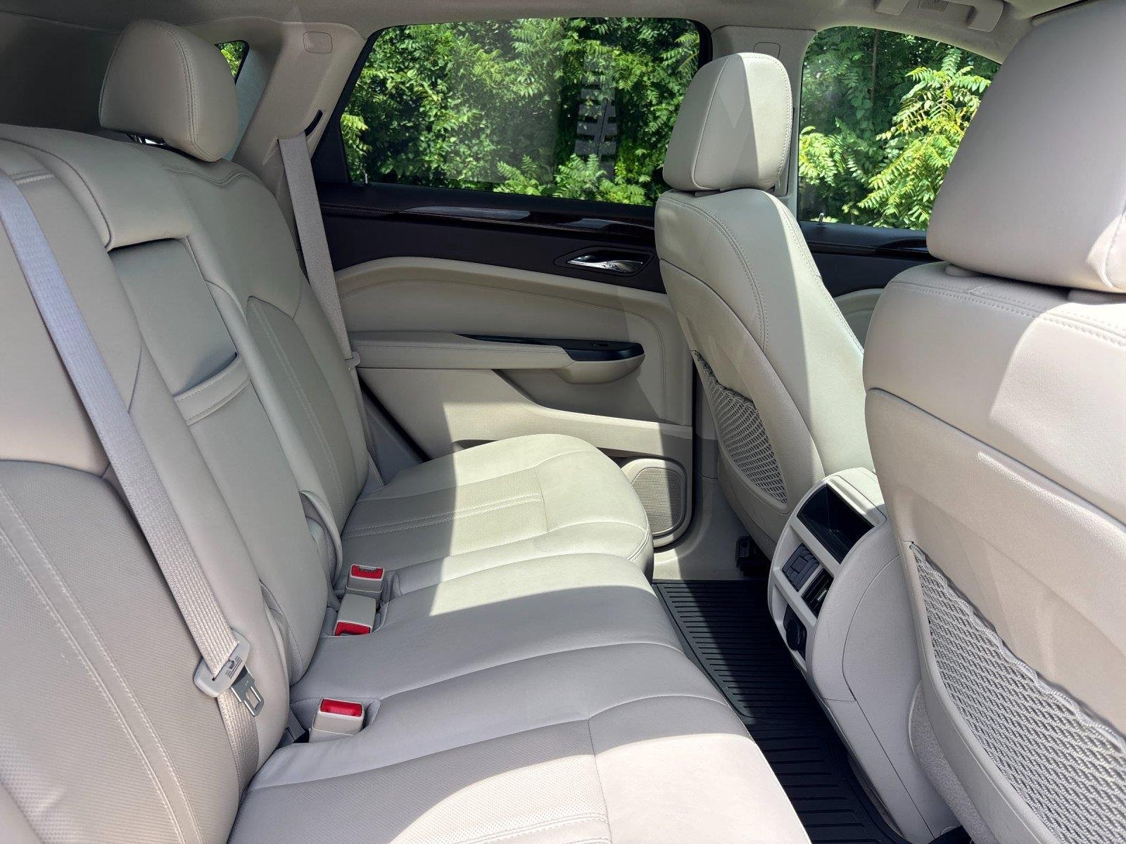 Used 2013 Platinum Ice Tricoat Cadillac Performance Collection image 36