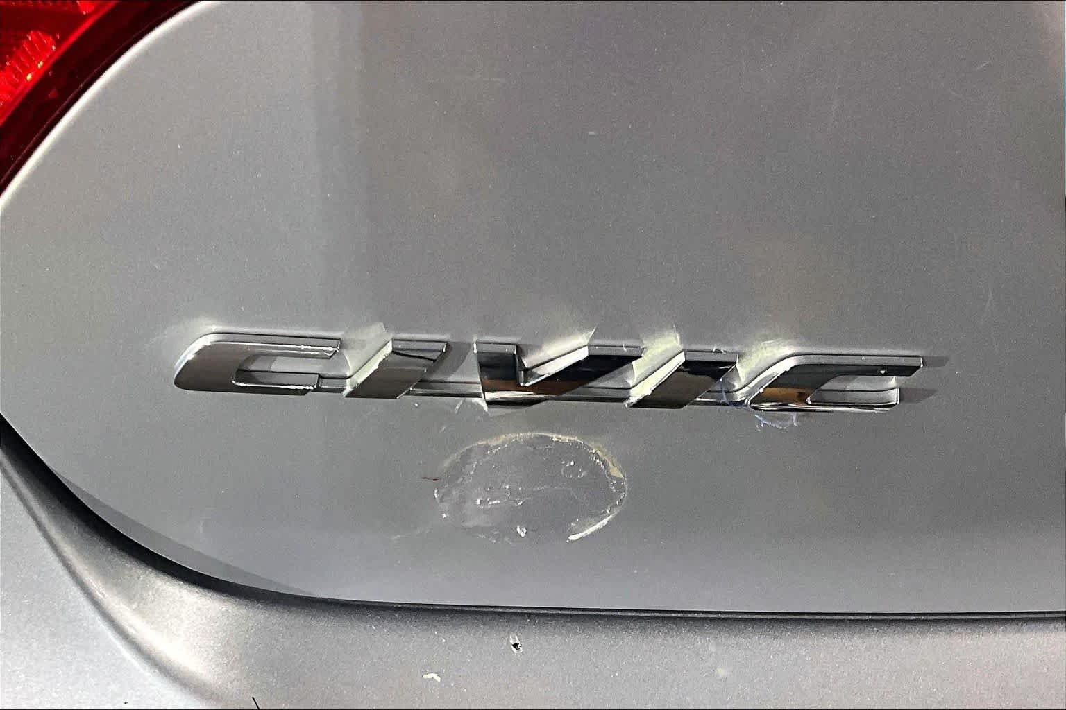 Used 2011 Alabaster Silver Metallic Honda EX image 30