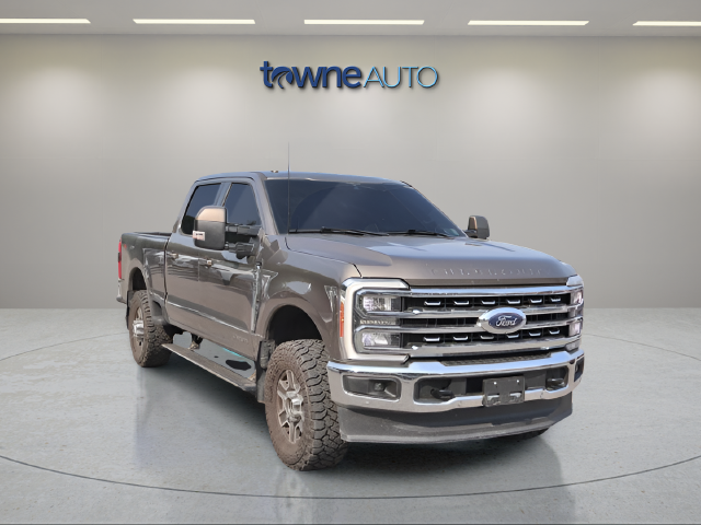 Used 2023 Gray Ford Lariat image 9