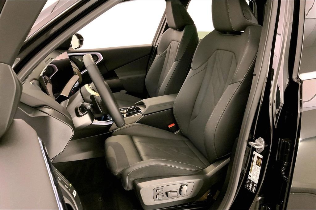 Used 2025 Black Sapphire Metallic BMW  image 13