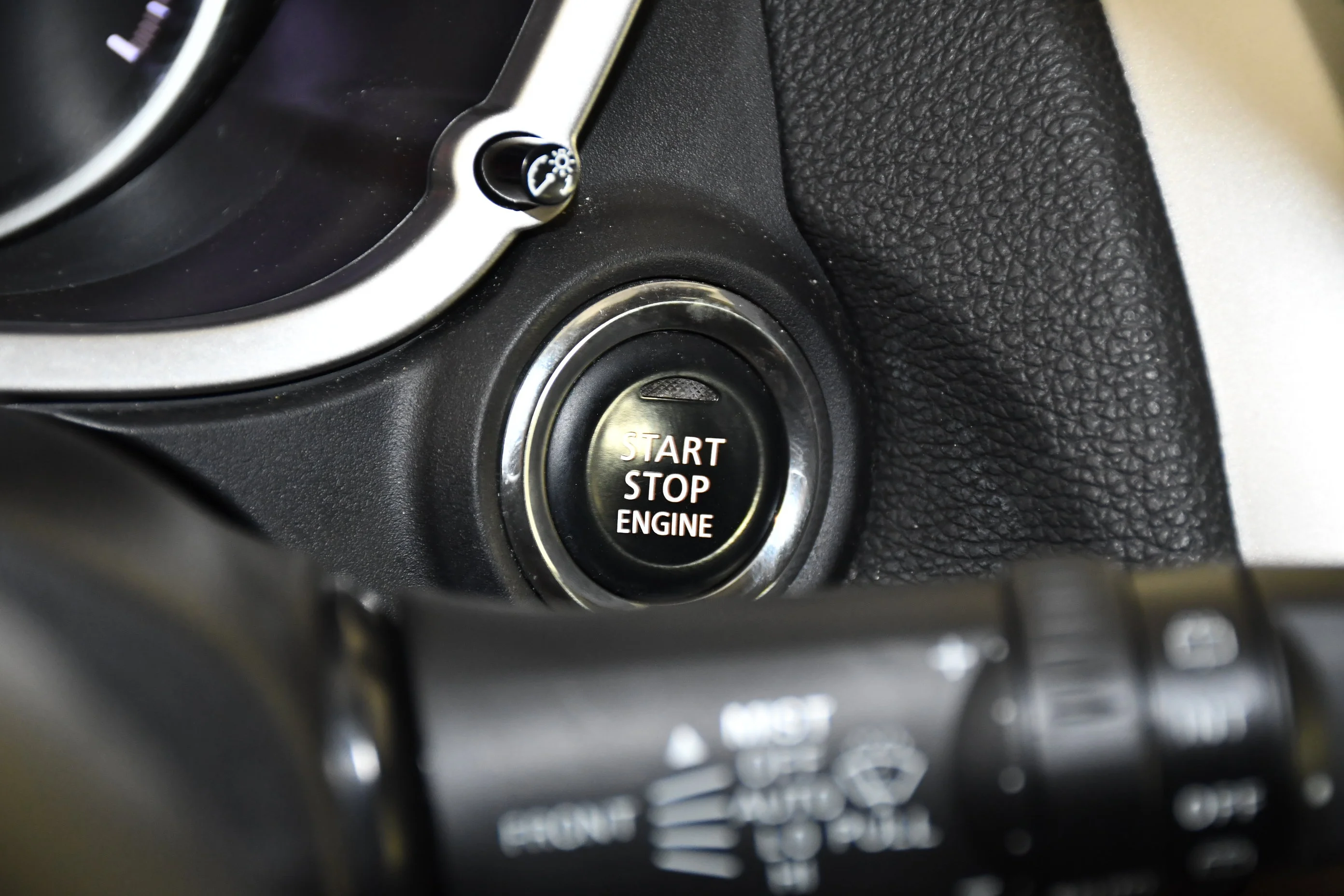 Certified Used 2025 Black Mitsubishi SE image 24