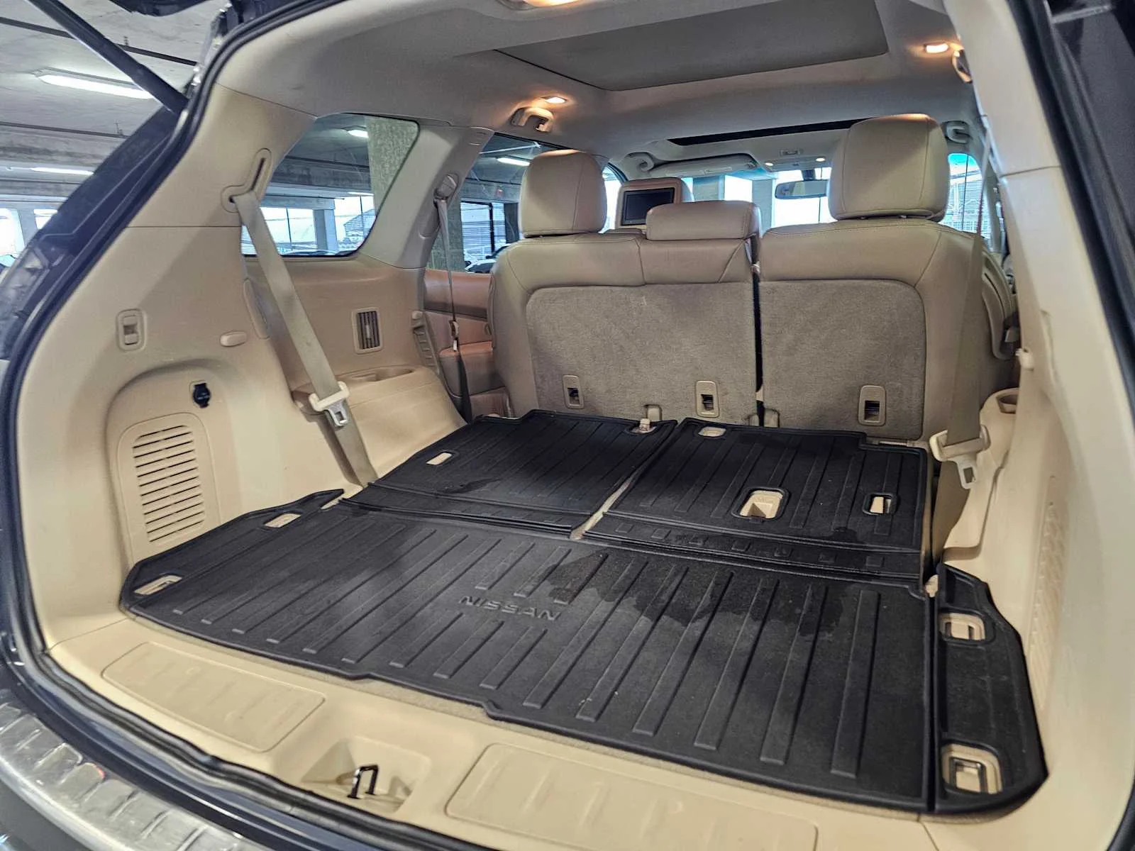 Used 2014 Dark Slate Nissan Platinum image 27