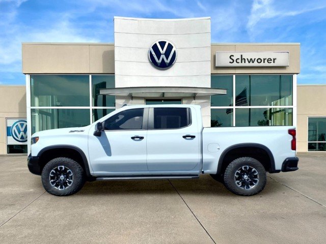 Used 2024 Summit White Chevrolet ZR2 image 1