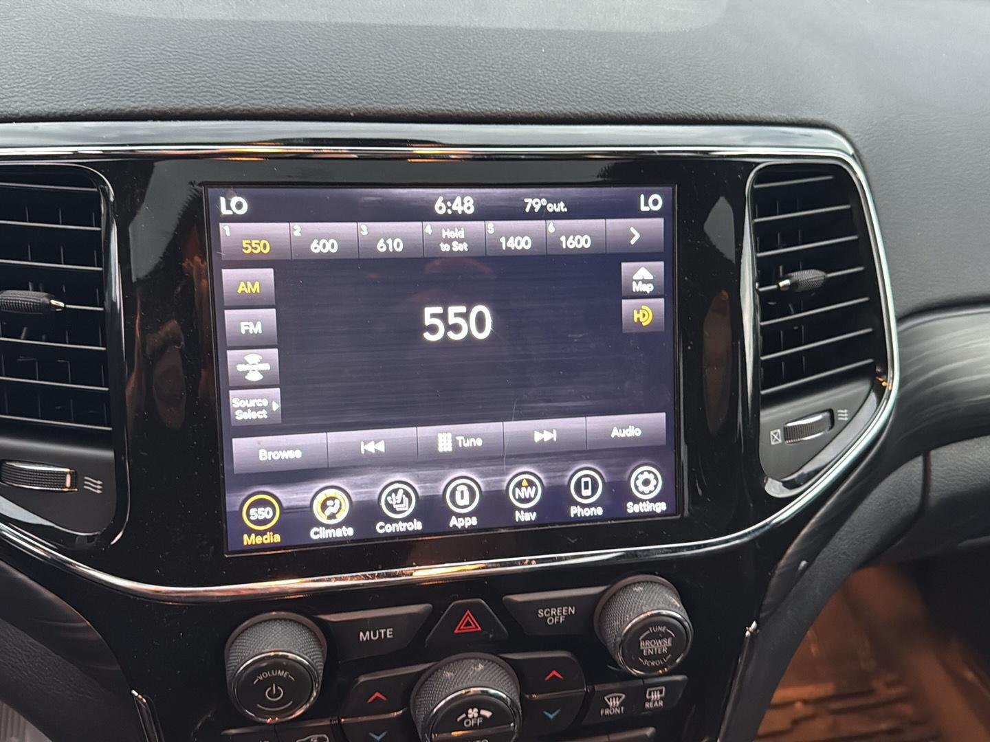 Used 2022 Sting-Gray Clearcoat Jeep Laredo X image 18