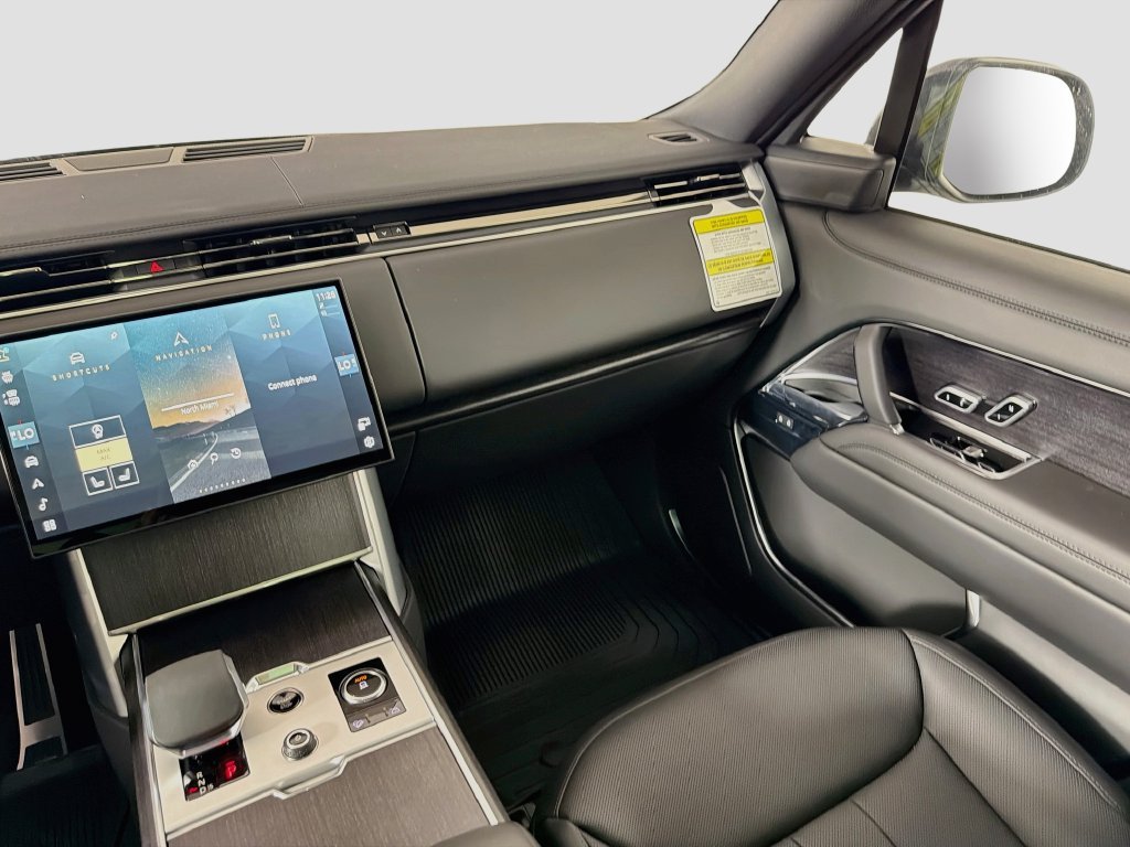 New 2027 Santorini Black Land Rover SE image 25