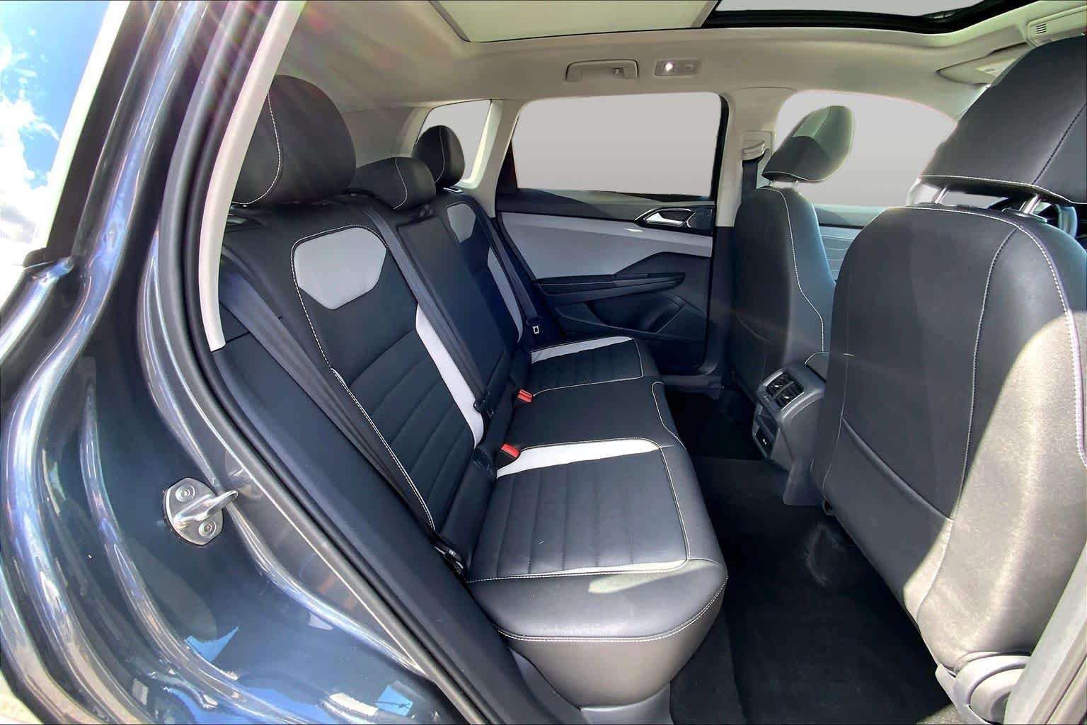 Used 2024 Platinum Gray Metallic Volkswagen SEL image 19